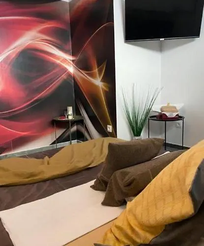 Gazde/Camere de închiriat O5