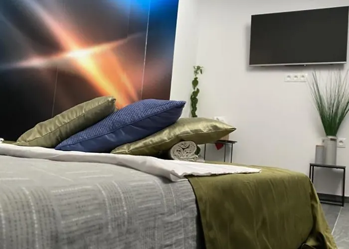 O5 Gazde/Camere de închiriat