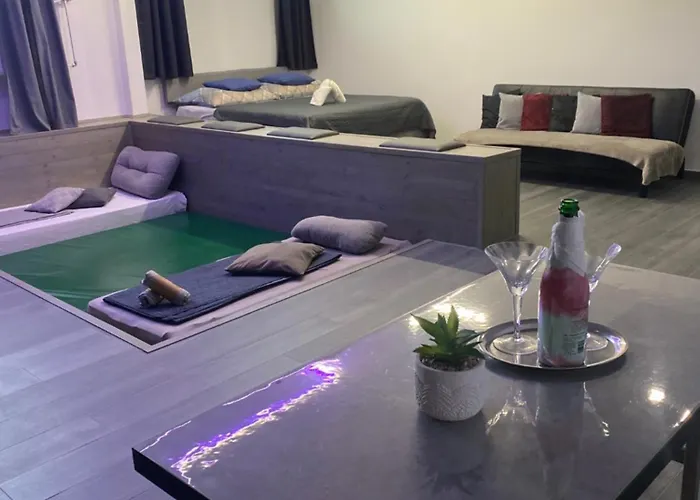 O5 Gazde/Camere de închiriat